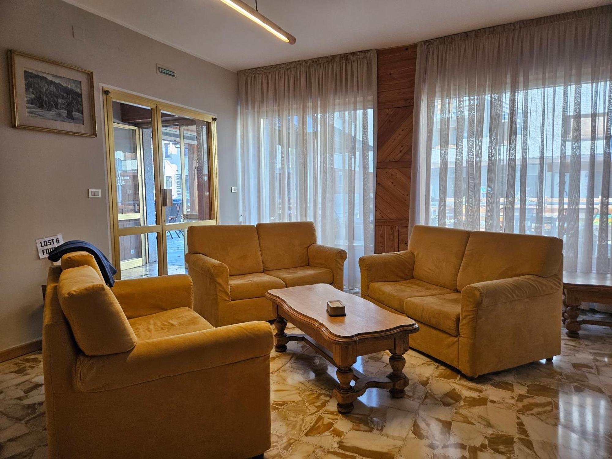 Hotel Holiday Debili Oulx Εξωτερικό φωτογραφία