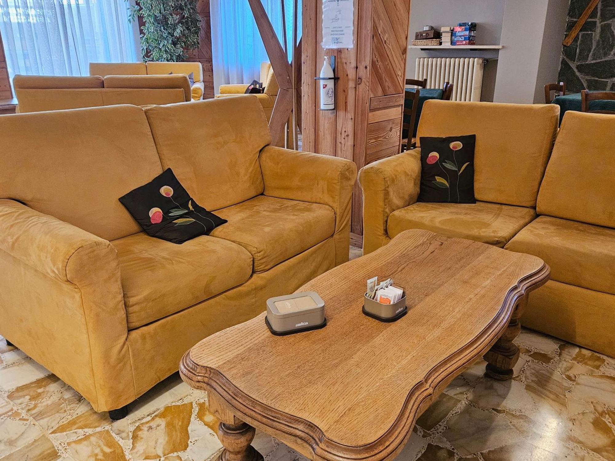 Hotel Holiday Debili Oulx Εξωτερικό φωτογραφία
