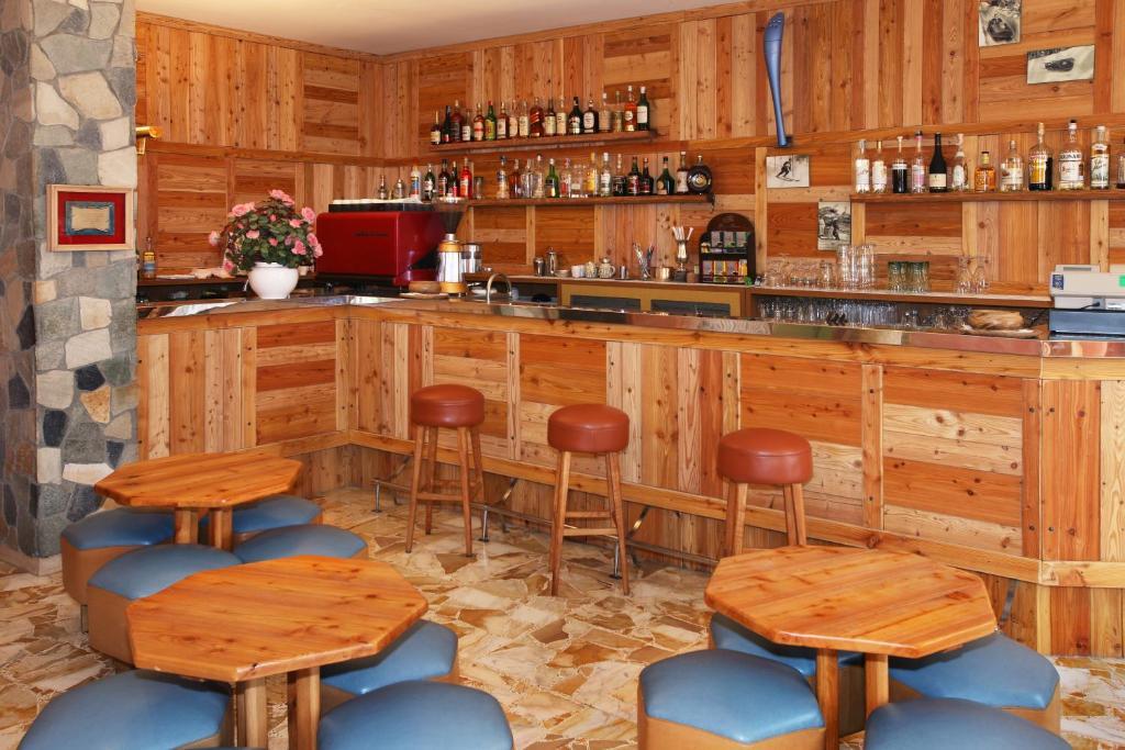 Hotel Holiday Debili Oulx Εξωτερικό φωτογραφία