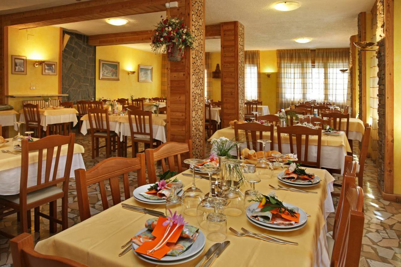 Hotel Holiday Debili Oulx Εξωτερικό φωτογραφία